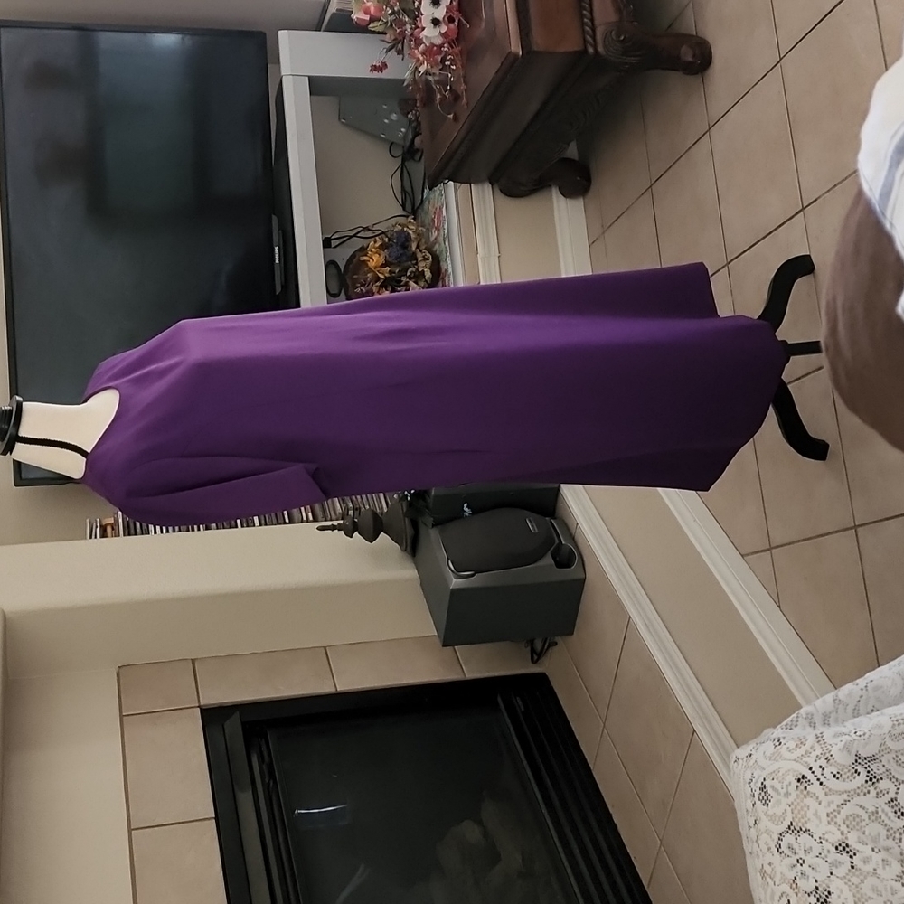 Dress - Picture 2 of 5